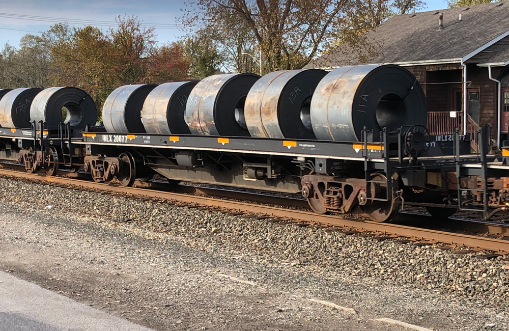 MQB1022-01-coil-steel-cars-on-NS-Chicago-line